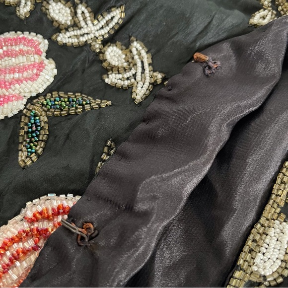 Vintage 100% silk heavily beaded rose jacket hook eye closure fully lined Size M - Picture 8 of 16